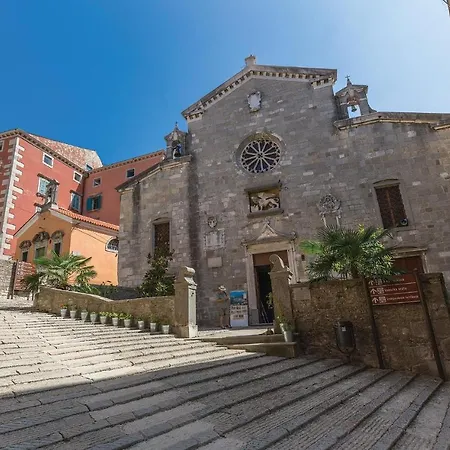 In Kapelica *